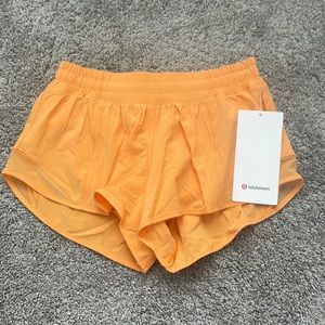 Lululemon Hotty Hot Low-rise Short 2.5